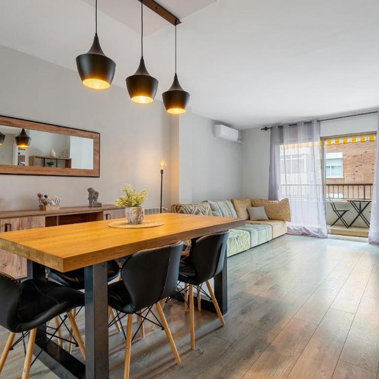 Precioso apto, con piscina en puerto de Cambrils, wifi y parking incluido - Apartamento de 2 dormitorios - 4
