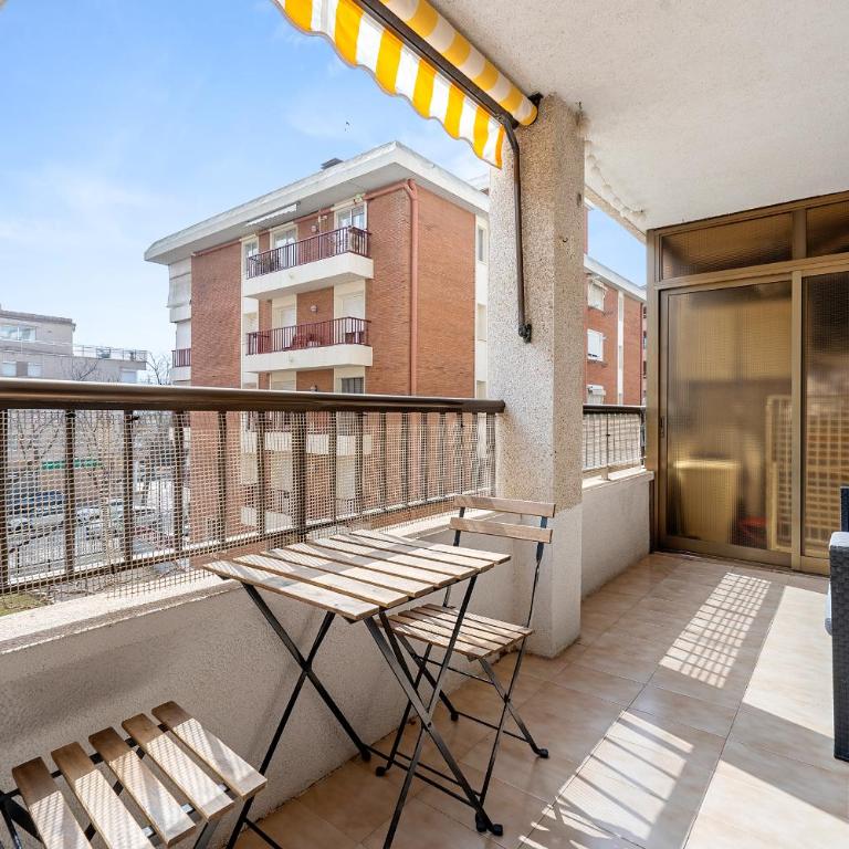 Precioso apto, con piscina en puerto de Cambrils, wifi y parking incluido - Apartamento de 2 dormitorios - 17