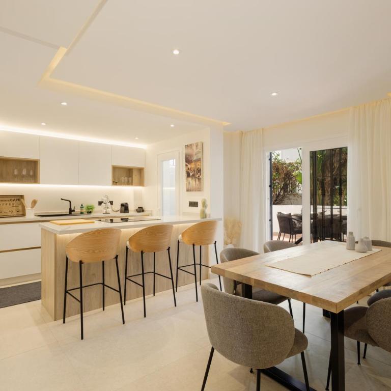 Apartment in Marbella near Golf and Beach - Three-Bedroom Apartment - 13