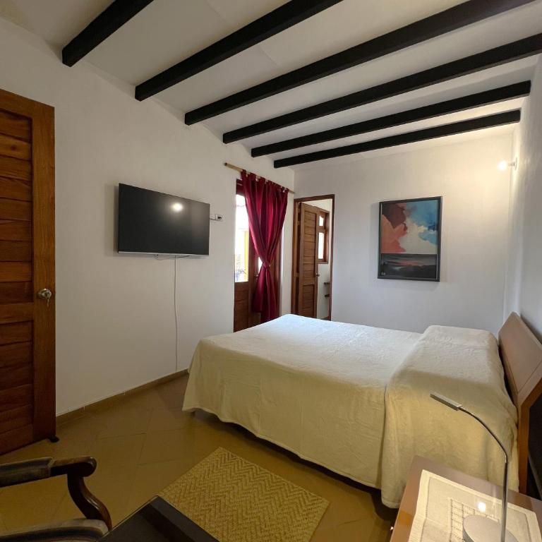 Hermoso Apartamento ubicado a 4 cuadras de Plaza Mayor - Casa de 3 dormitorios - 30