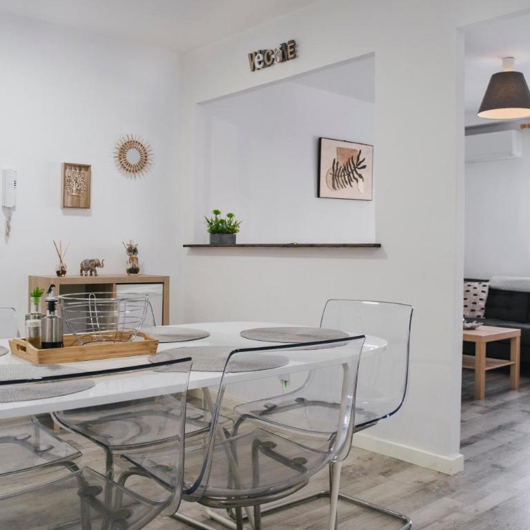 El Camino Del Mar - Three-Bedroom Apartment - 2