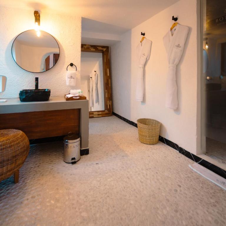 BOTANIQ HOTEL BOUTIQUE - Suite Junior con vistas a la piscina - 7