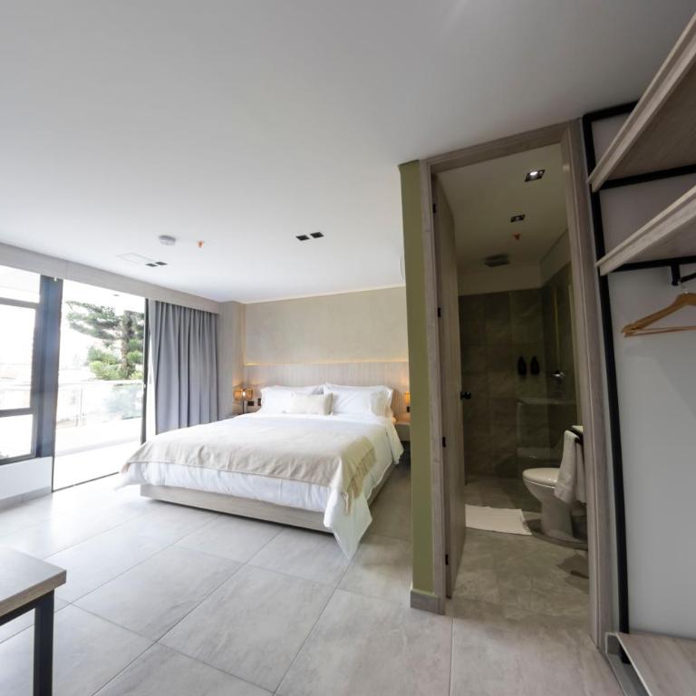 Sonata 44 Hotel Laureles - Double Room with Balcony - 1