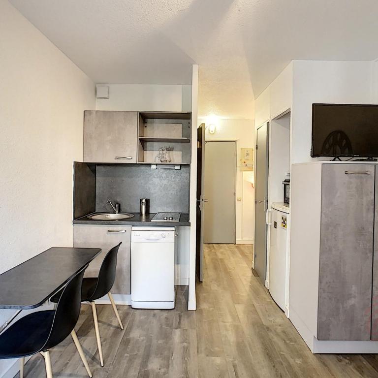 Charmant F2 avec Balcons, Proche Thermes, Animaux Acceptés, Wifi, Ascenseur, Parking Gratuit - FR-1-451-206 - Apartamento de 1 dormitorio - 1