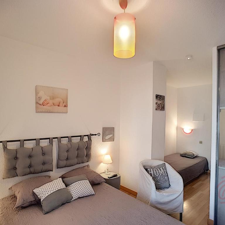 Charmant F2 avec Balcons, Proche Thermes, Animaux Acceptés, Wifi, Ascenseur, Parking Gratuit - FR-1-451-206 - Apartamento de 1 dormitorio - 9