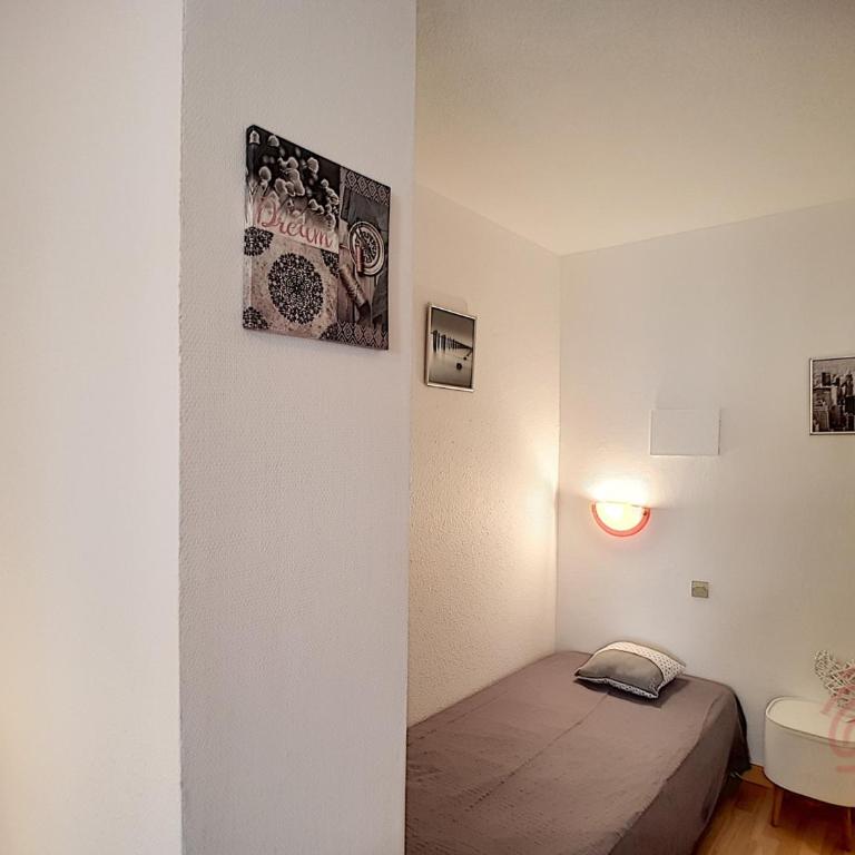 Charmant F2 avec Balcons, Proche Thermes, Animaux Acceptés, Wifi, Ascenseur, Parking Gratuit - FR-1-451-206 - Apartamento de 1 dormitorio - 11