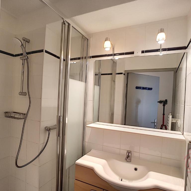 Charmant F2 avec Balcons, Proche Thermes, Animaux Acceptés, Wifi, Ascenseur, Parking Gratuit - FR-1-451-206 - Apartamento de 1 dormitorio - 14