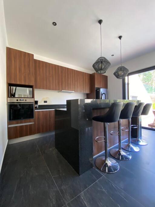 ¡New Villa 4BR with priv jacuzzi! - Villa - 11