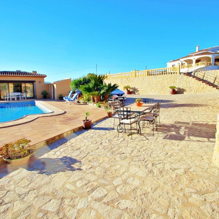 Marquesol - pri. pool villa with captivating hill views in Benitachell - Three-Bedroom Villa - 10