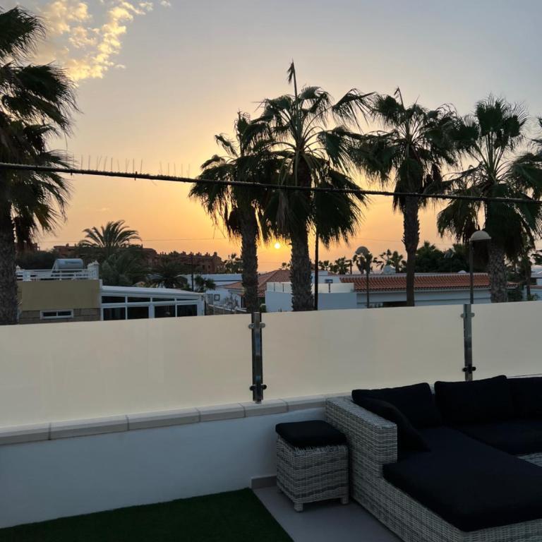 Luxurious 5* VILLA - 300M2 - private HEATED pool - garage - WiFi - Two-Bedroom Villa - 23