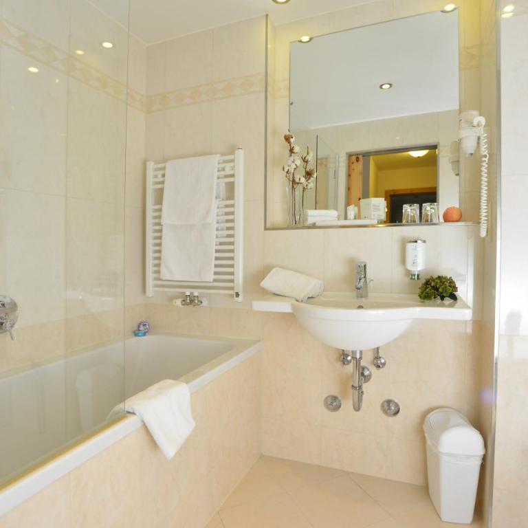 Hotel Diana - Superior Doppelzimmer - 4