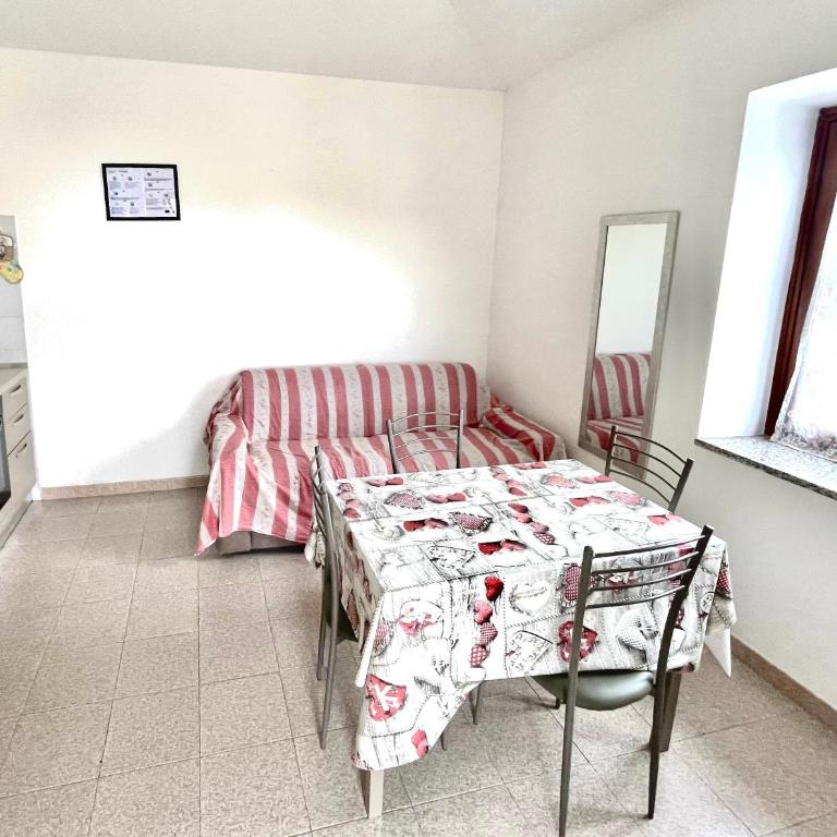 ISS Travel, La Mendula Holiday Home, 2 bedrooms-apartments with private outdoor area - Casa con 2 Camere da Letto - 7