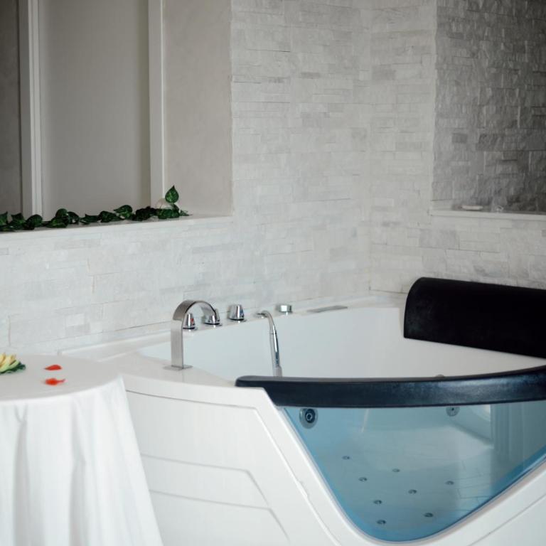 BlueBay Residence Resort - Suite con Vasca Idromassaggio - 4