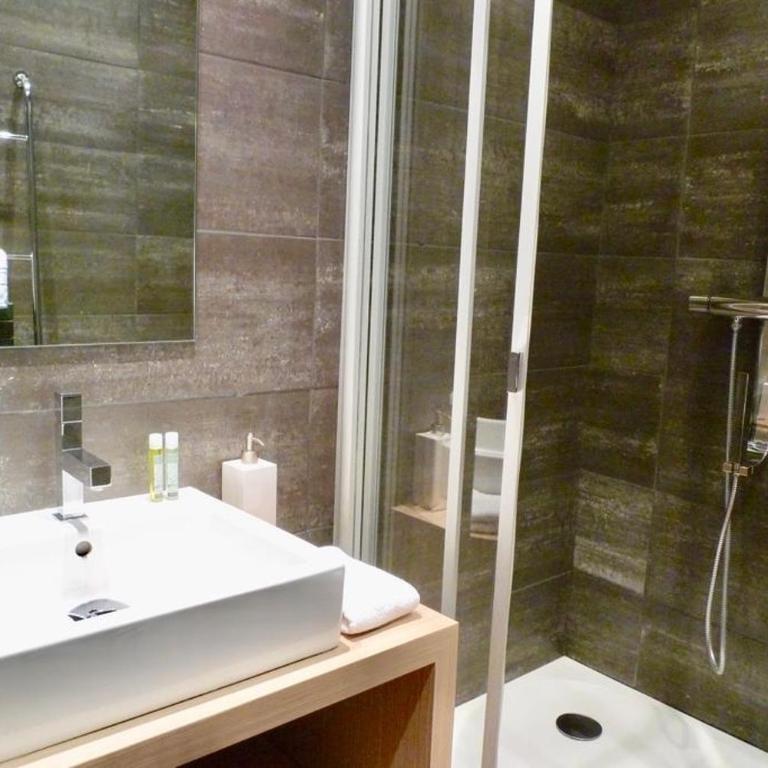 Appartements Urban et Pure - Two-Bedroom Apartment with Covered Patio - 10