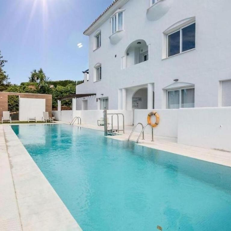 Increíble bajo con jardín y piscina - Puerto Banús - Apartamento de 2 dormitorios - 27
