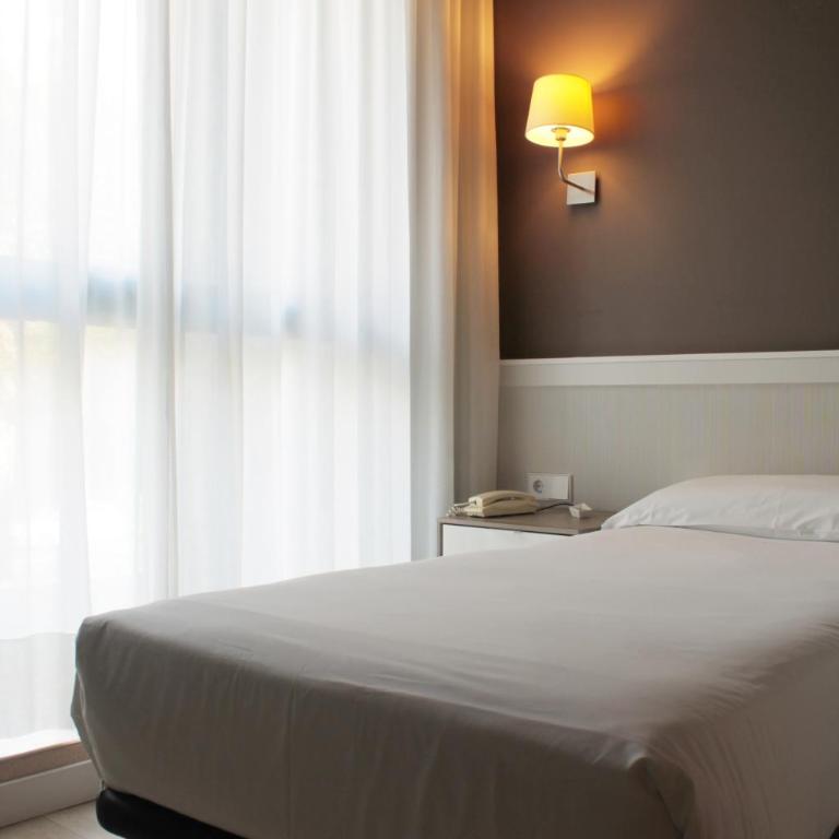Paral·lel - Basic Single Room - 6