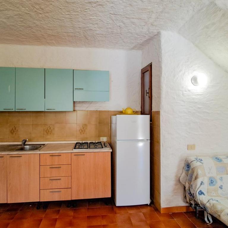 Appartamento Residenziale Trilocale 4 posti letto via Loiri - Two-Bedroom House - 8