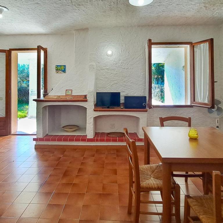 Appartamento Residenziale Trilocale 4 posti letto via Loiri - Two-Bedroom House - 5