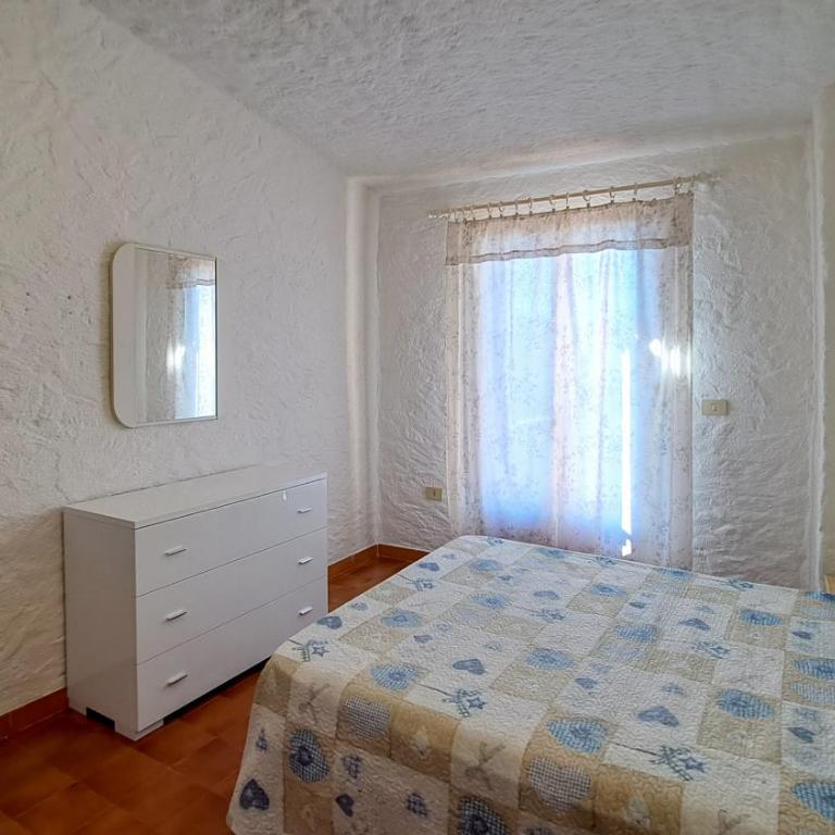 Appartamento Residenziale Trilocale 4 posti letto via Loiri - Two-Bedroom House - 15