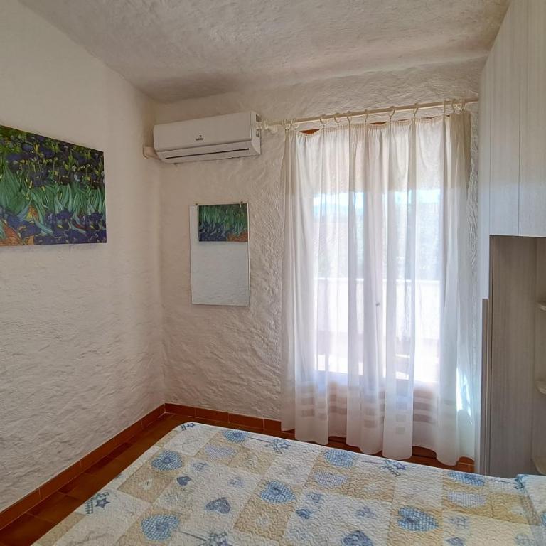 Appartamento Residenziale Trilocale 4 posti letto via Loiri - Two-Bedroom House - 12