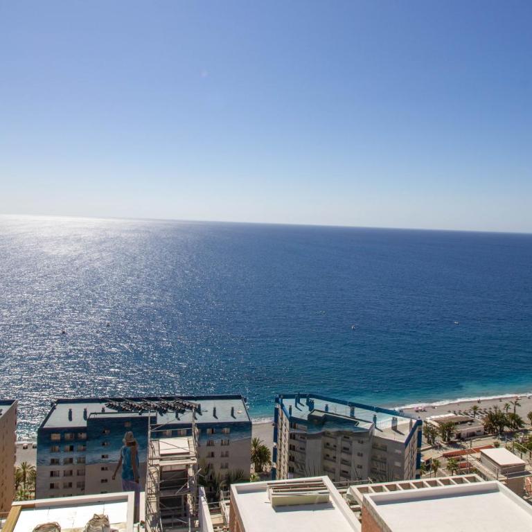 RentitSpain - Almuñecar - Vistas Increíbles al mar en Apartamentos Lambda - Apartamento de 3 dormitorios - 4