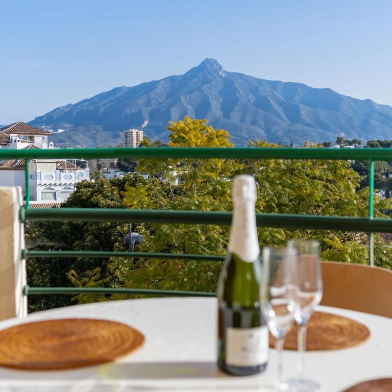 Central 2 Bedroom Apartment with Stunning Views - Apartamento con vistas al mar - 2