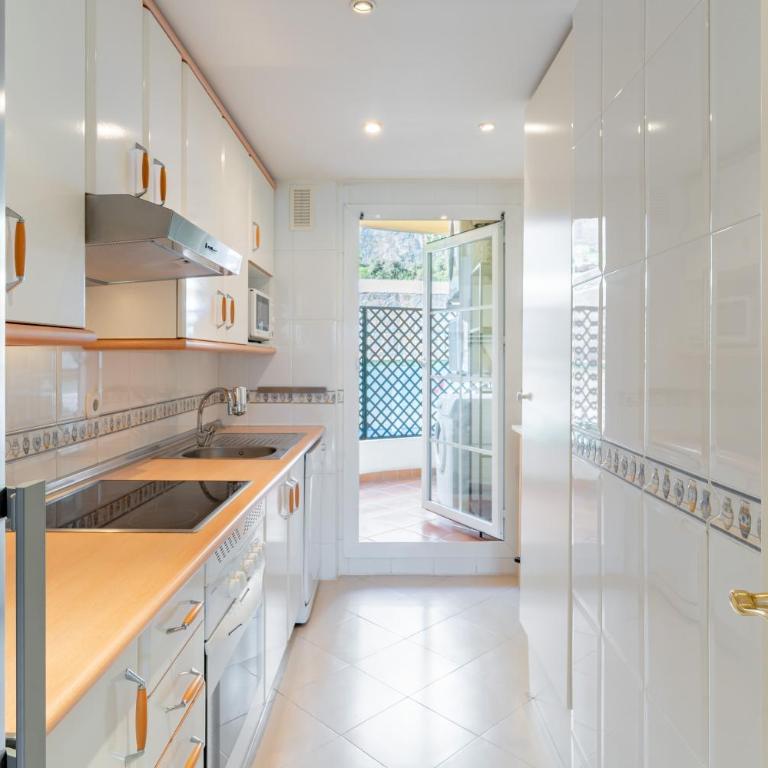 Central 2 Bedroom Apartment with Stunning Views - Apartamento con vistas al mar - 6