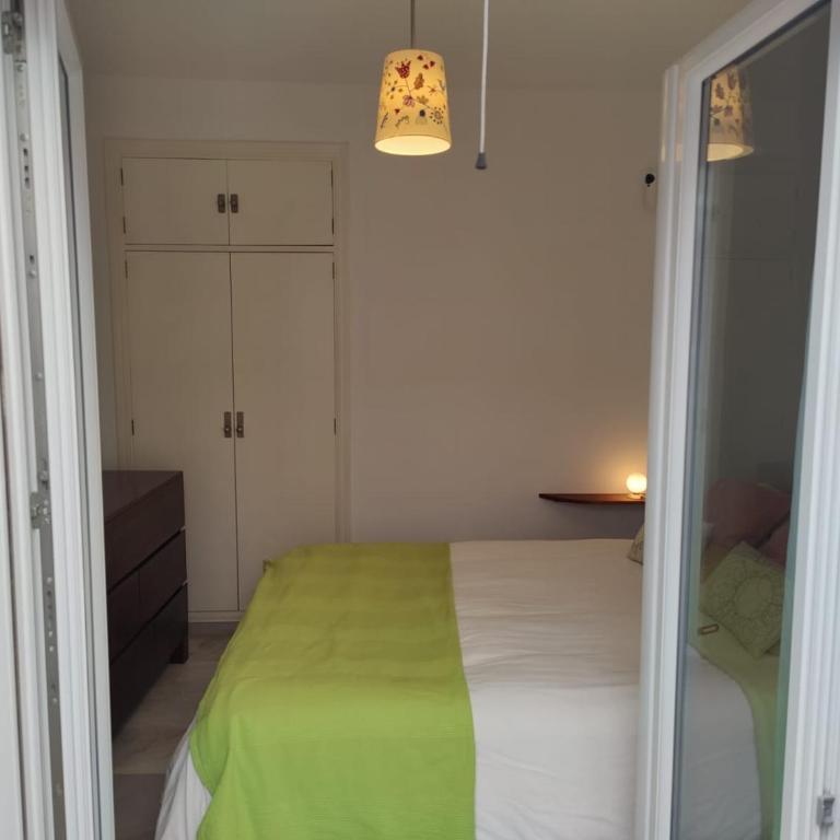 Luminoso Apartamento Exterior en el Centro con Balcón y Patio - One-Bedroom Apartment - 22