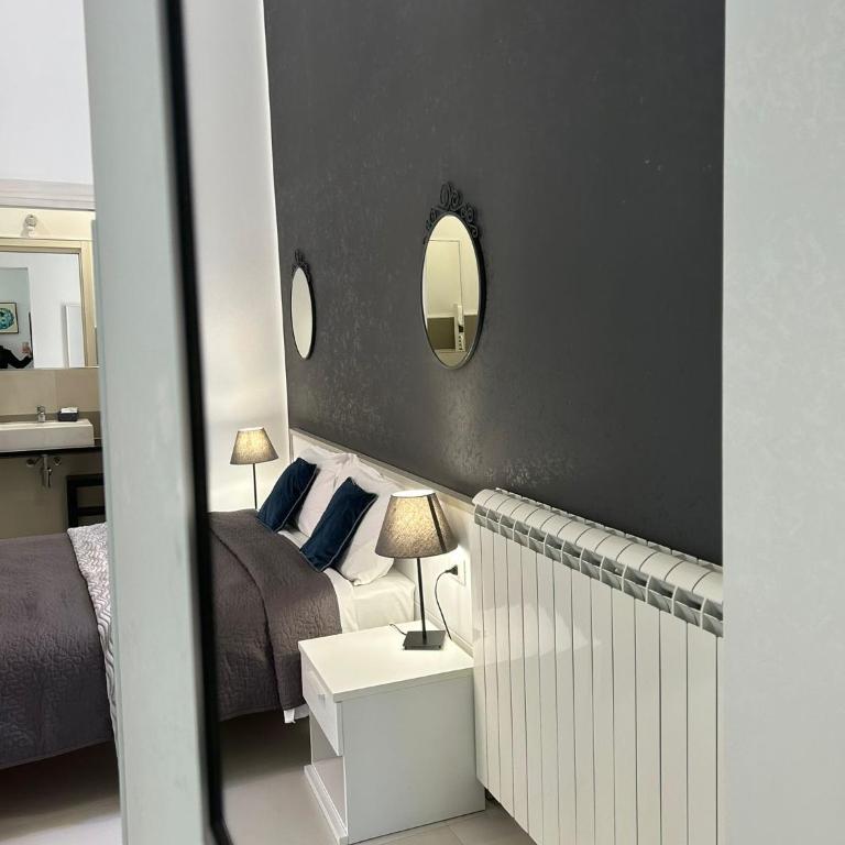Amarillo - Double Room with Private Bathroom - 26
