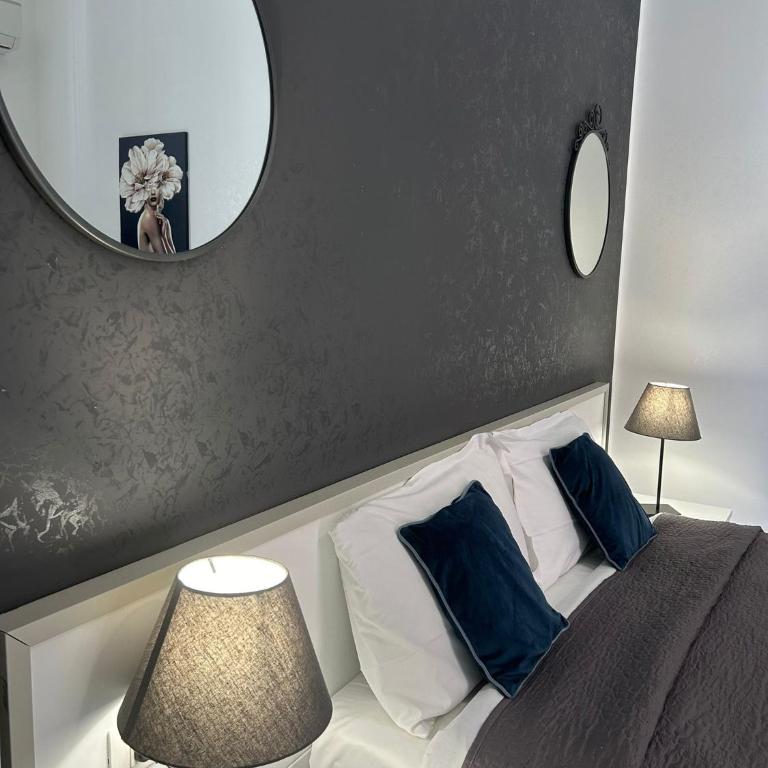 Amarillo - Double Room with Private Bathroom - 1