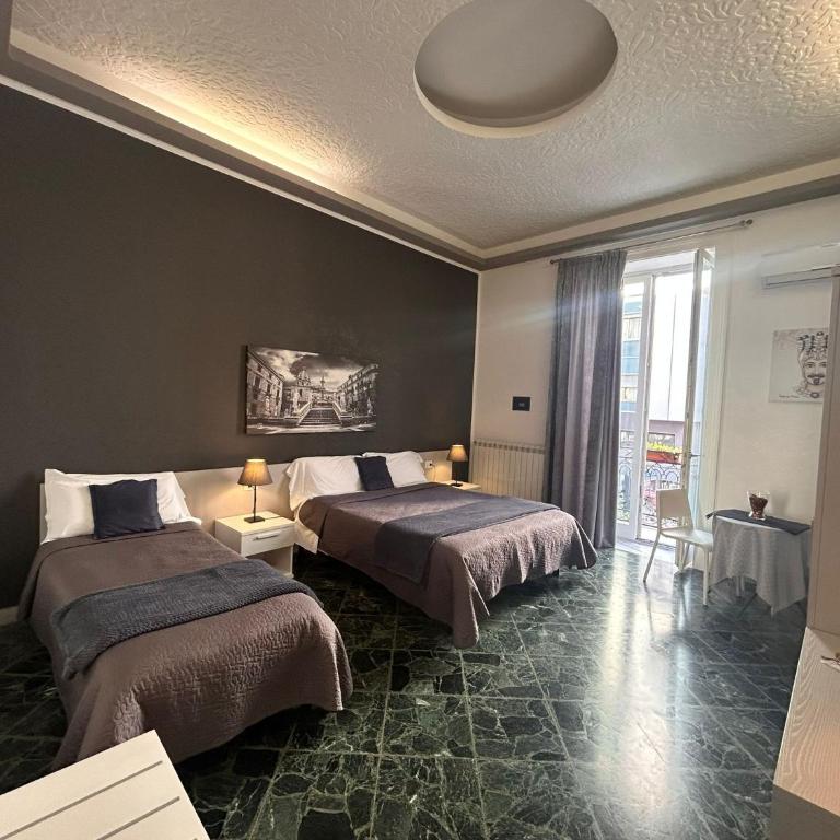 Amarillo - Double Room with Private Bathroom - 9