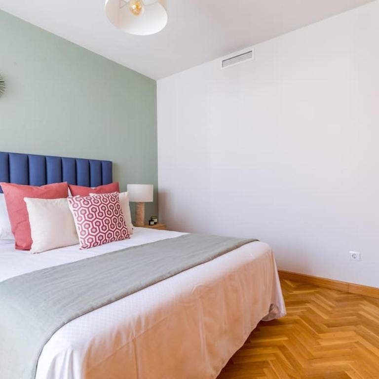 Apartamento con parking y piscina - One-Bedroom Apartment - 14