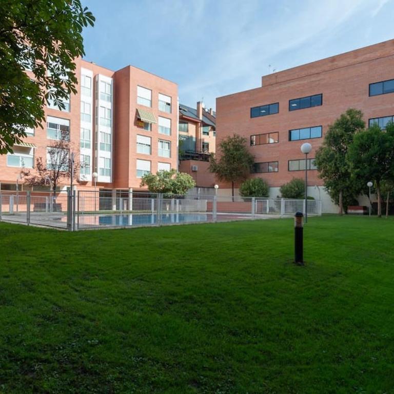 Apartamento con parking y piscina - One-Bedroom Apartment - 21