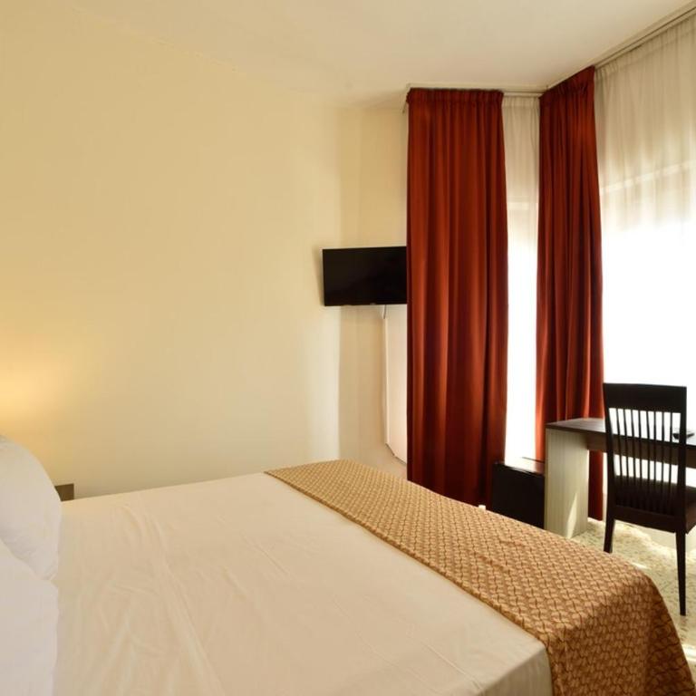 Hotel Diano Marina Mhotelsgroup - Habitación Doble Deluxe - 1 o 2 camas - 4