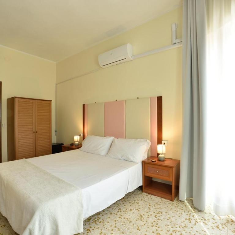 Hotel Diano Marina Mhotelsgroup - Habitación Triple - 8