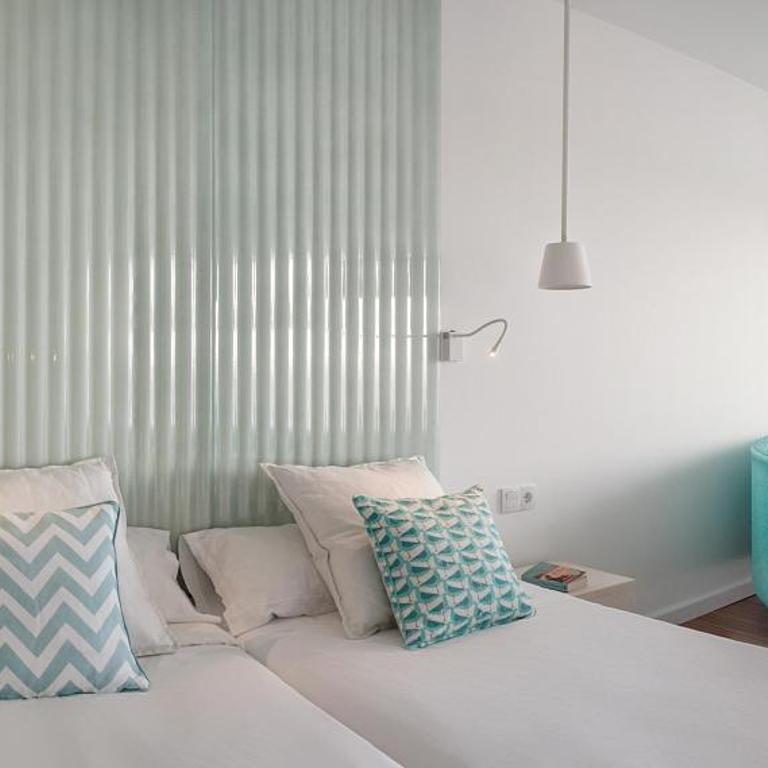 Gold By Marina - Adults only - Habitación Superior con balcón y vistas parciales al mar - 3