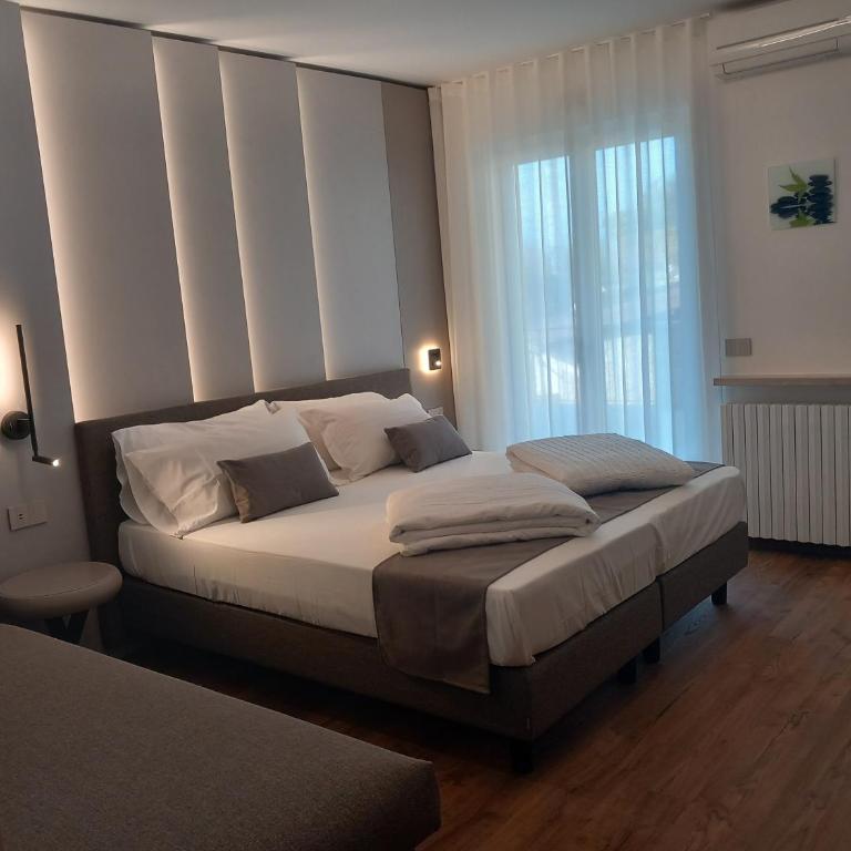 Hotel Pace - Deluxe Double or Twin Room with Balcony - 3