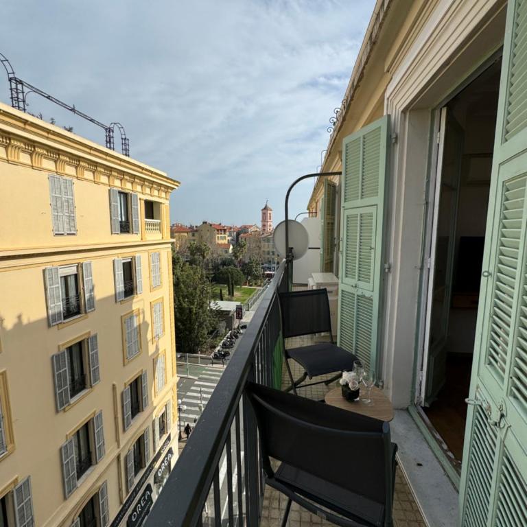 Aston - Appartement Centre Ville Massena - Appartement Supérieur - 1