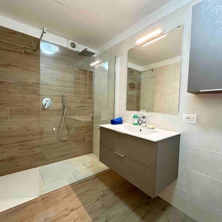 [10 min Airport]+Free Private Parking[5 min Train] - Appartamento con 1 Camera da Letto - 5