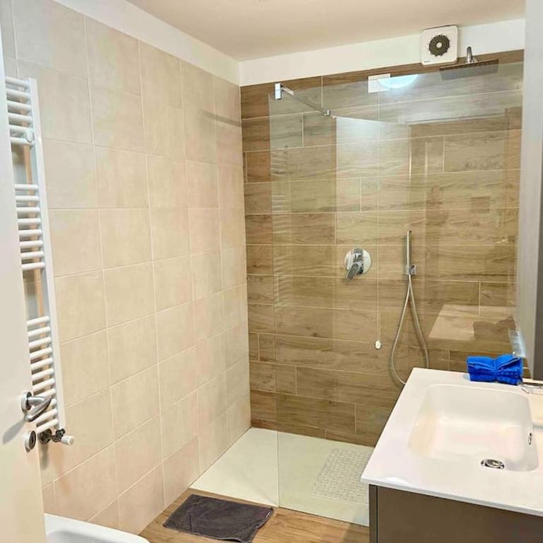 [10 min Airport]+Free Private Parking[5 min Train] - Appartamento con 1 Camera da Letto - 10