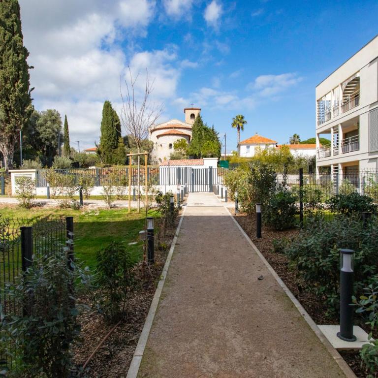A5 Staywizus - Modern Studio 5 min to Sea - Pool & Garage - Studio - 13