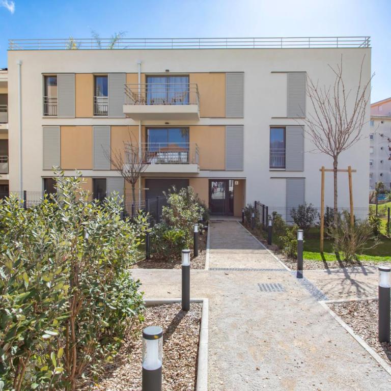 A5 Staywizus - Modern Studio 5 min to Sea - Pool & Garage - Studio - 17