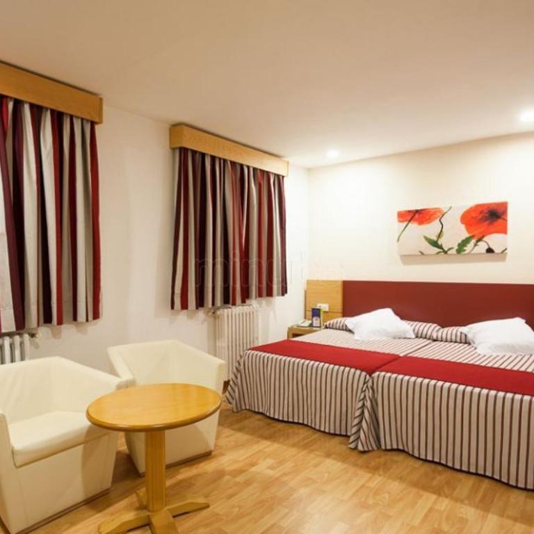 Hotel Amic Colon - Habitación Familiar (2 adultos + 2 niños de hasta 14 años) - 2