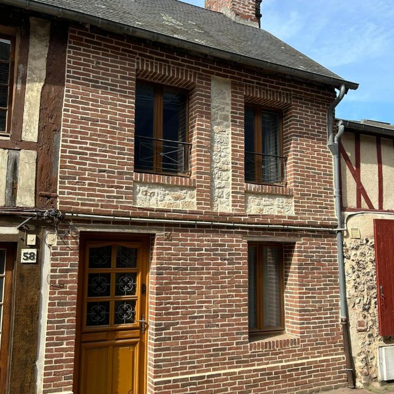 AU 56 - CENTRE VILLE - QUARTIER SAINT-LÉONARD - Maison 2 Chambres - 14