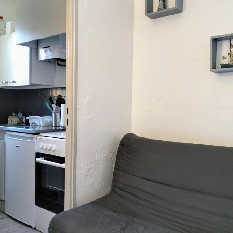 Studio cosy Résidence St Elme avec parking et WIFI à 5min de la plage - Estudio - 7