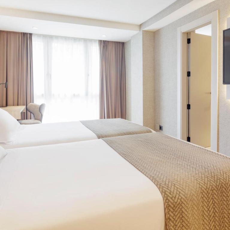 Hotel Ilunion San Sebastián - Habitación Triple (3 adultos) - 5