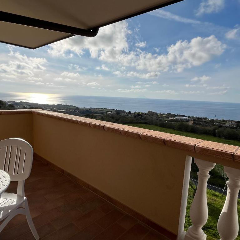 Residenza Domus Aurea Tropea- Vista Mare - Camera Matrimoniale Deluxe con Balcone e Vista Mare - 1