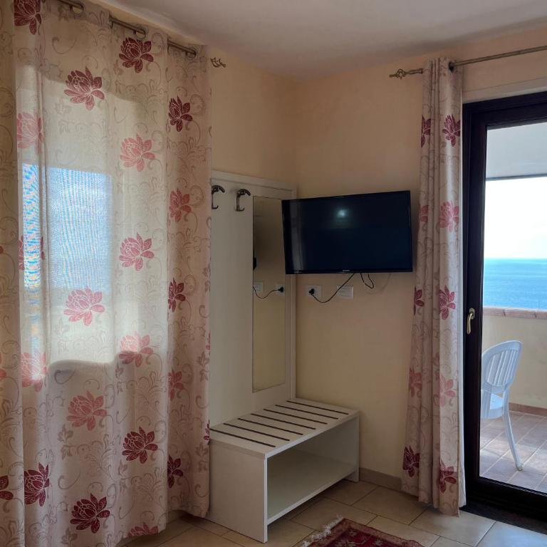 Residenza Domus Aurea Tropea- Vista Mare - Camera Matrimoniale Deluxe con Balcone e Vista Mare - 3