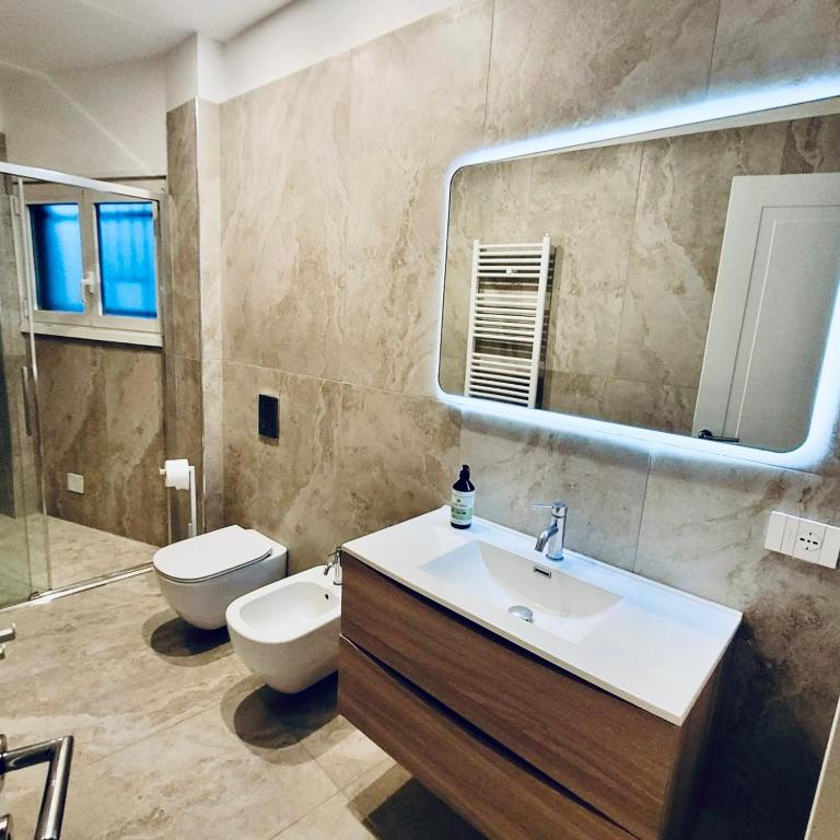 Loreto Penthouse Milan - Appartamento con 4 Camere da Letto e Balcone - 17