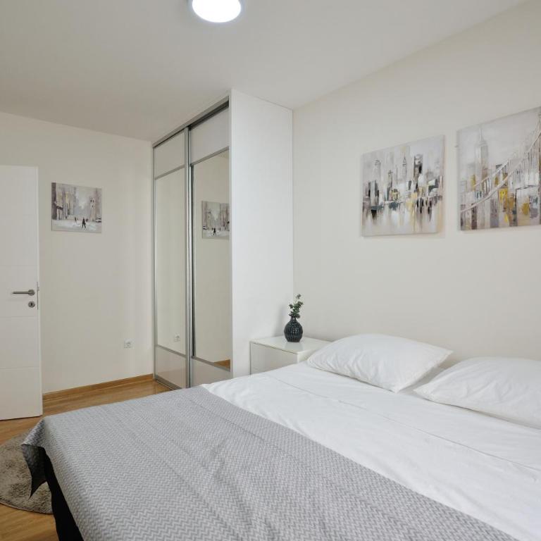 Captain's Luxury Apartments - Two-Bedroom Apartment - 7